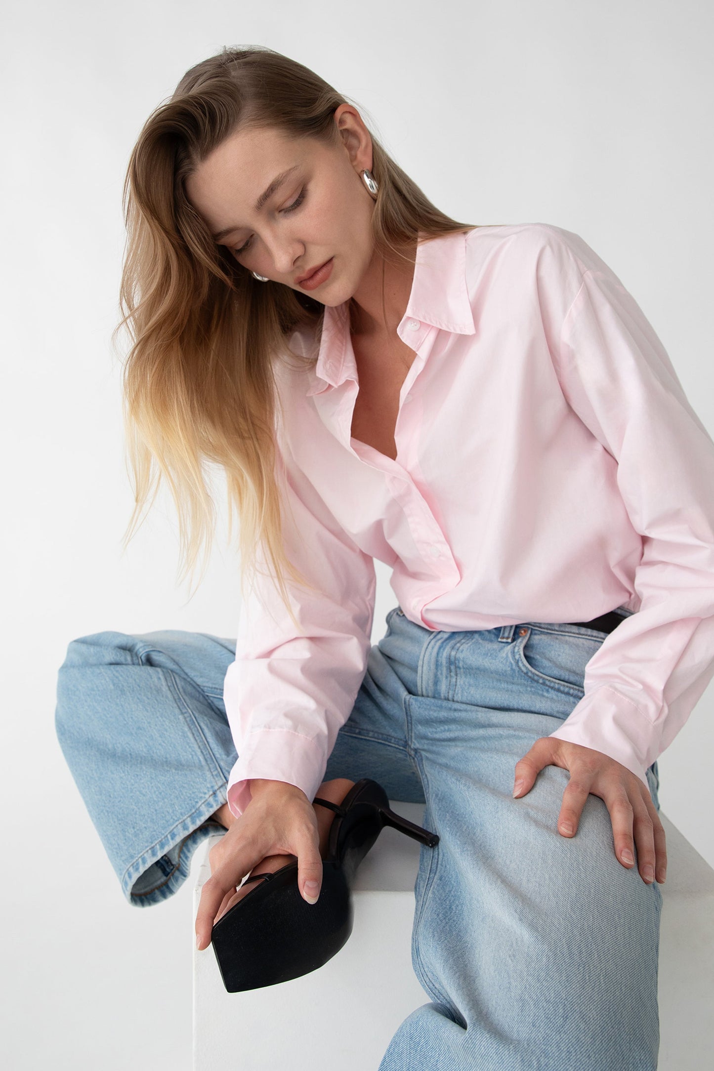 CLASSIC BUTTON UP SHIRT