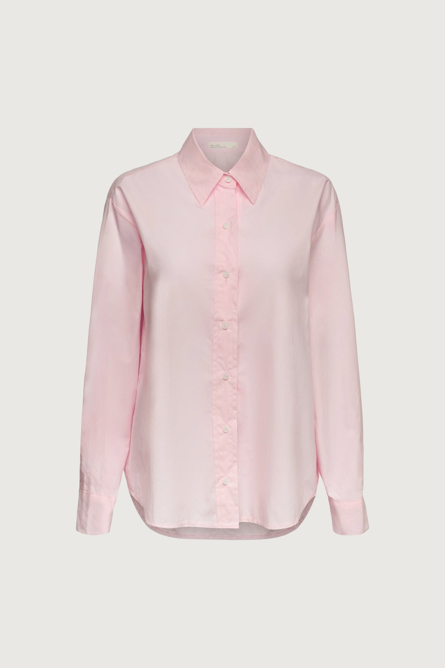 CLASSIC BUTTON UP SHIRT