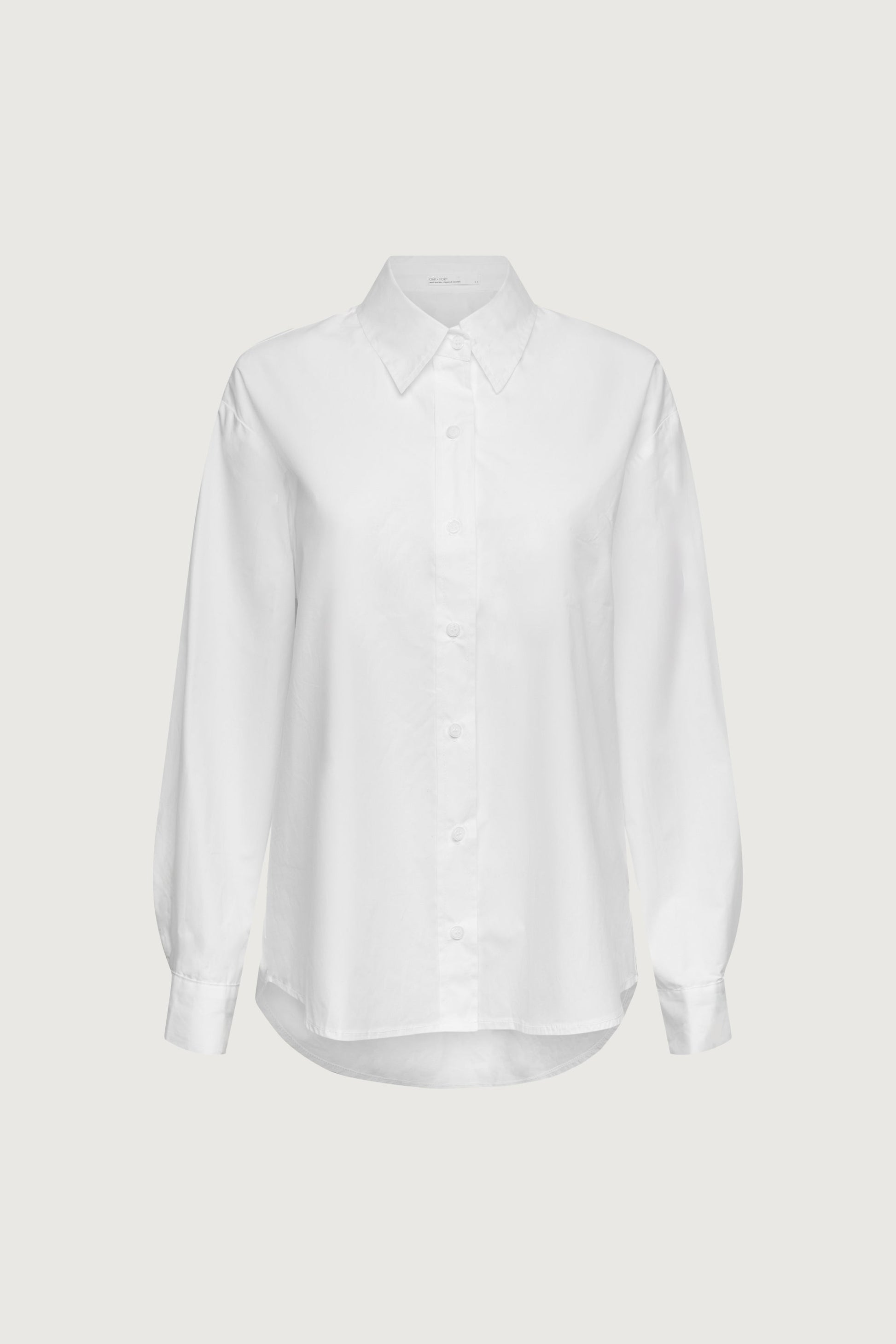 CLASSIC BUTTON UP SHIRT