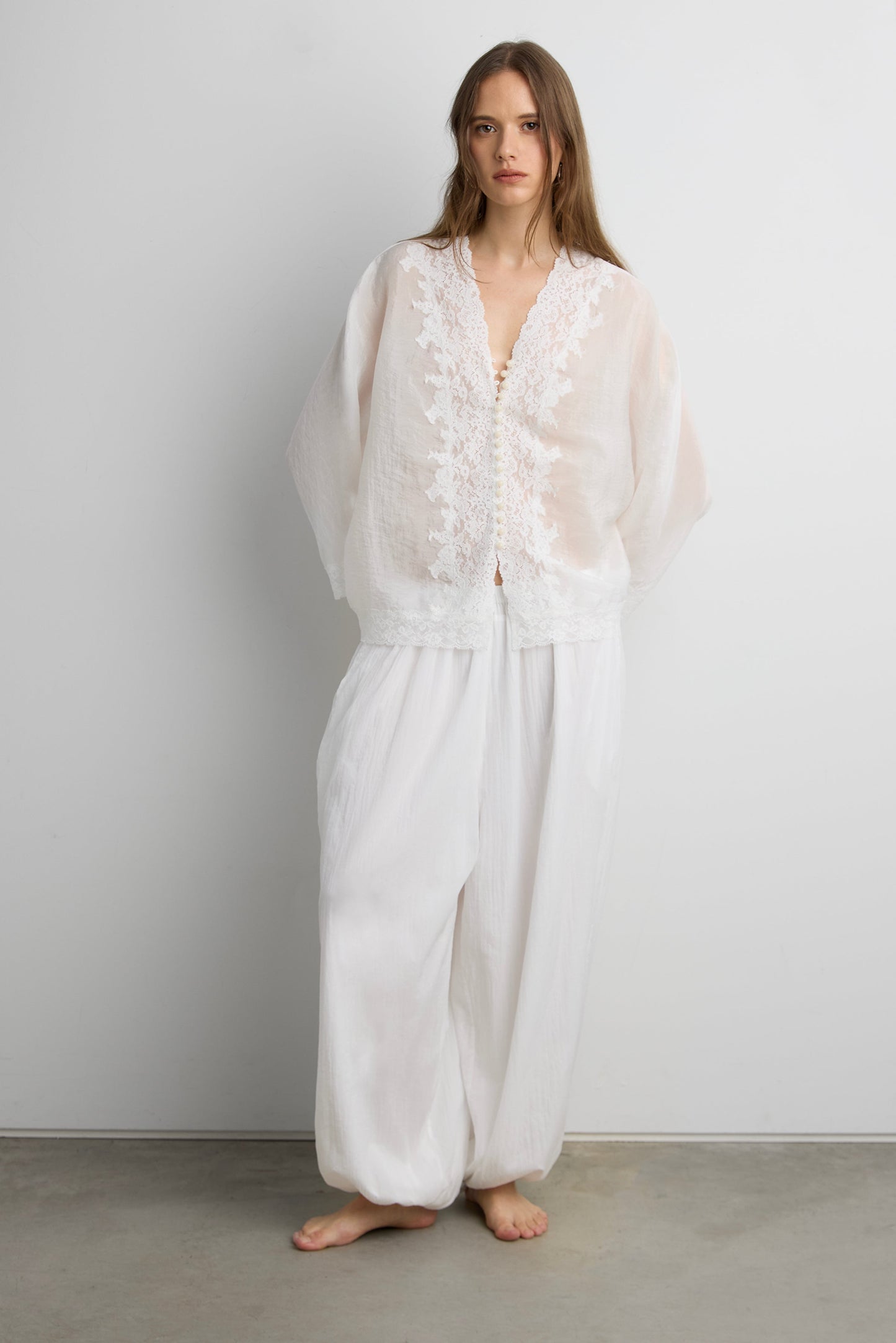 VINTAGE FLORAL LACE BLOUSE