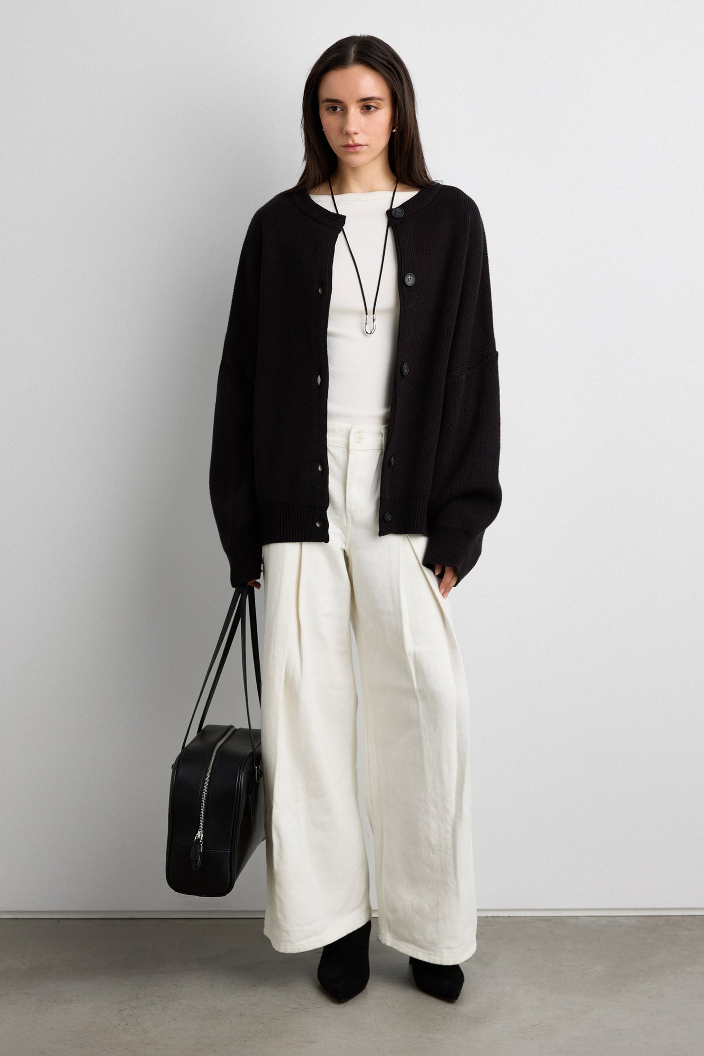 CHUNKY OVERSIZED KNIT SWEATER