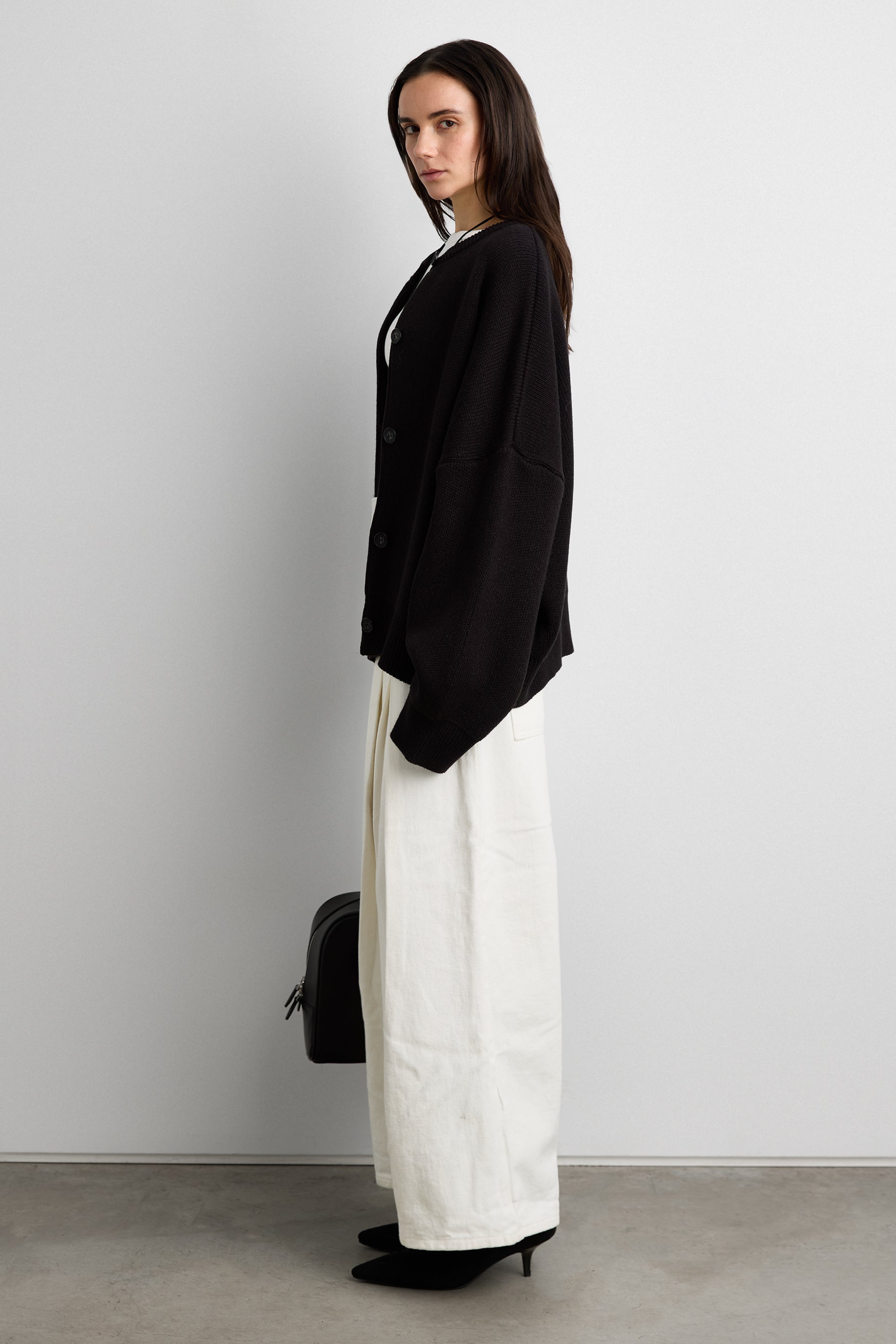 CHUNKY OVERSIZED KNIT SWEATER