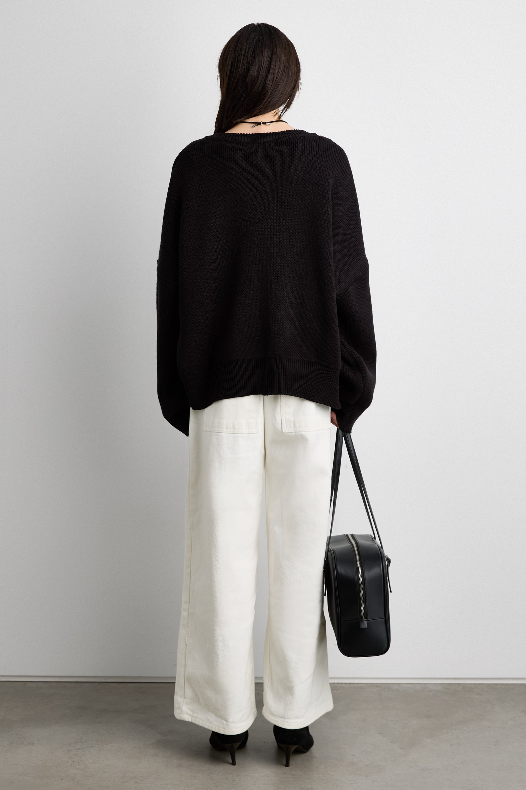 CHUNKY OVERSIZED KNIT SWEATER