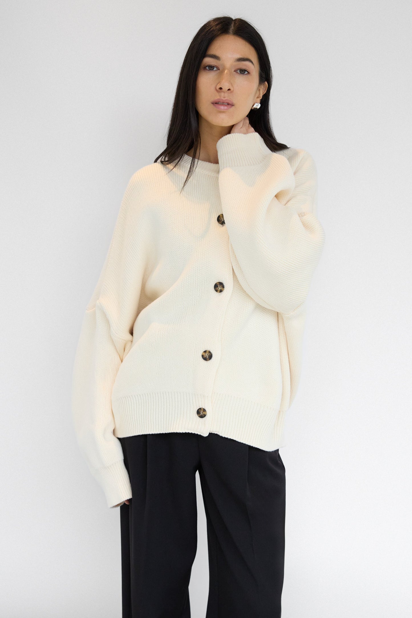 CHUNKY OVERSIZED KNIT SWEATER