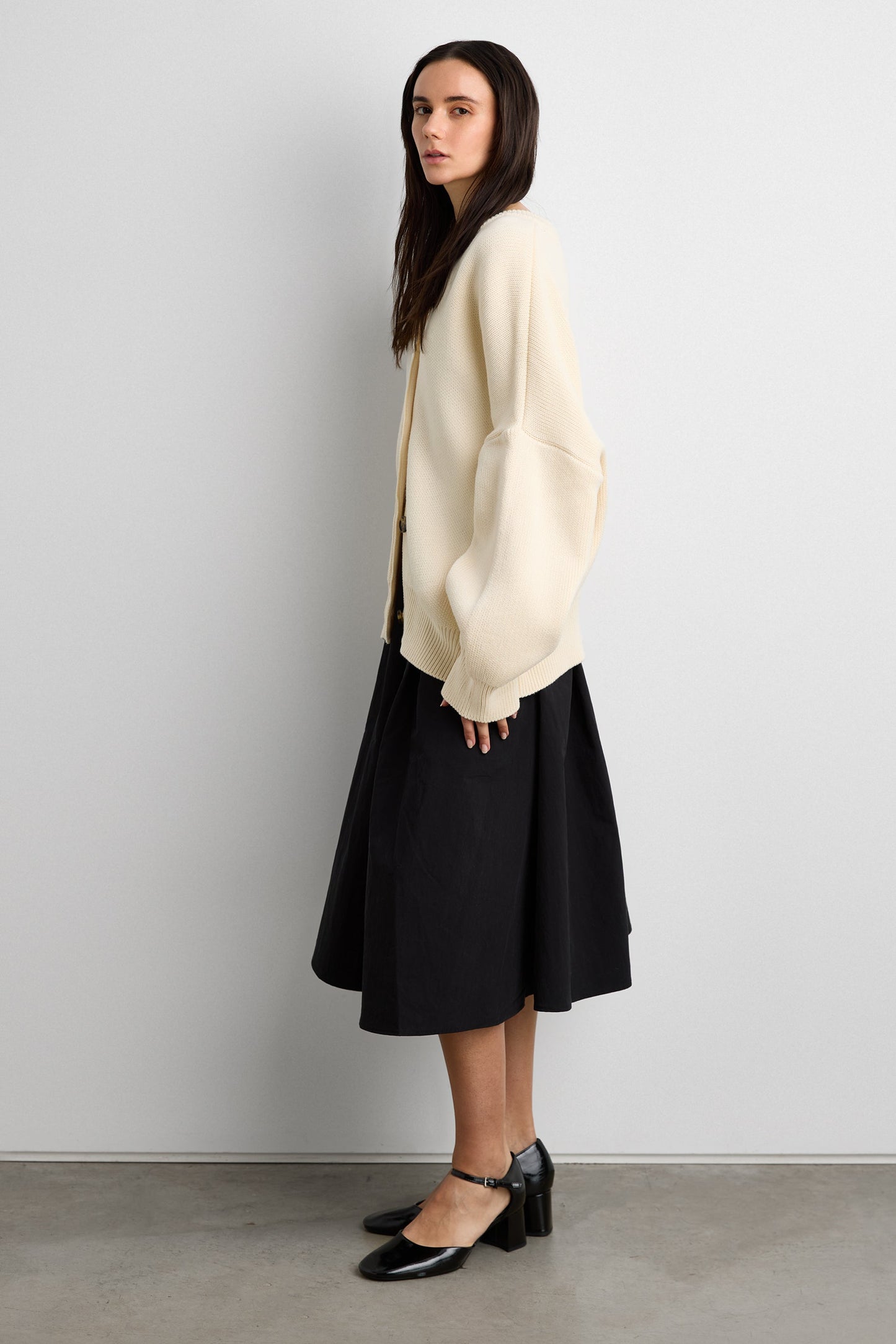 CHUNKY OVERSIZED KNIT SWEATER