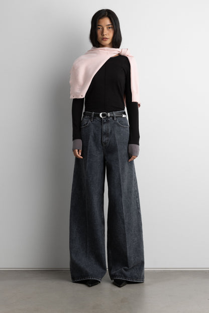 HIGH-RISE WIDE LEG JEAN