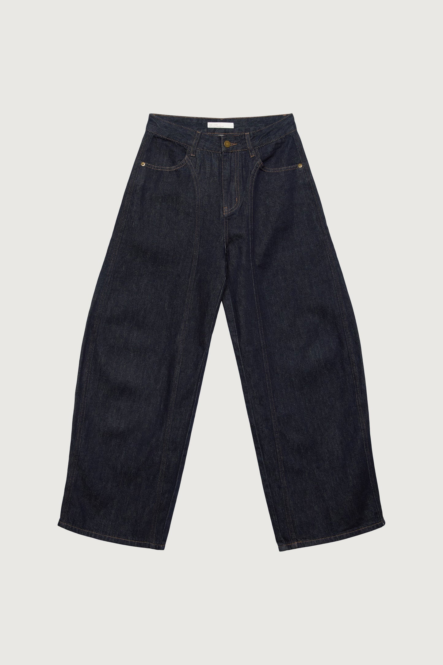 HIGH RISE BARREL LEG JEAN WITH FRONT SEAM DETAIL
