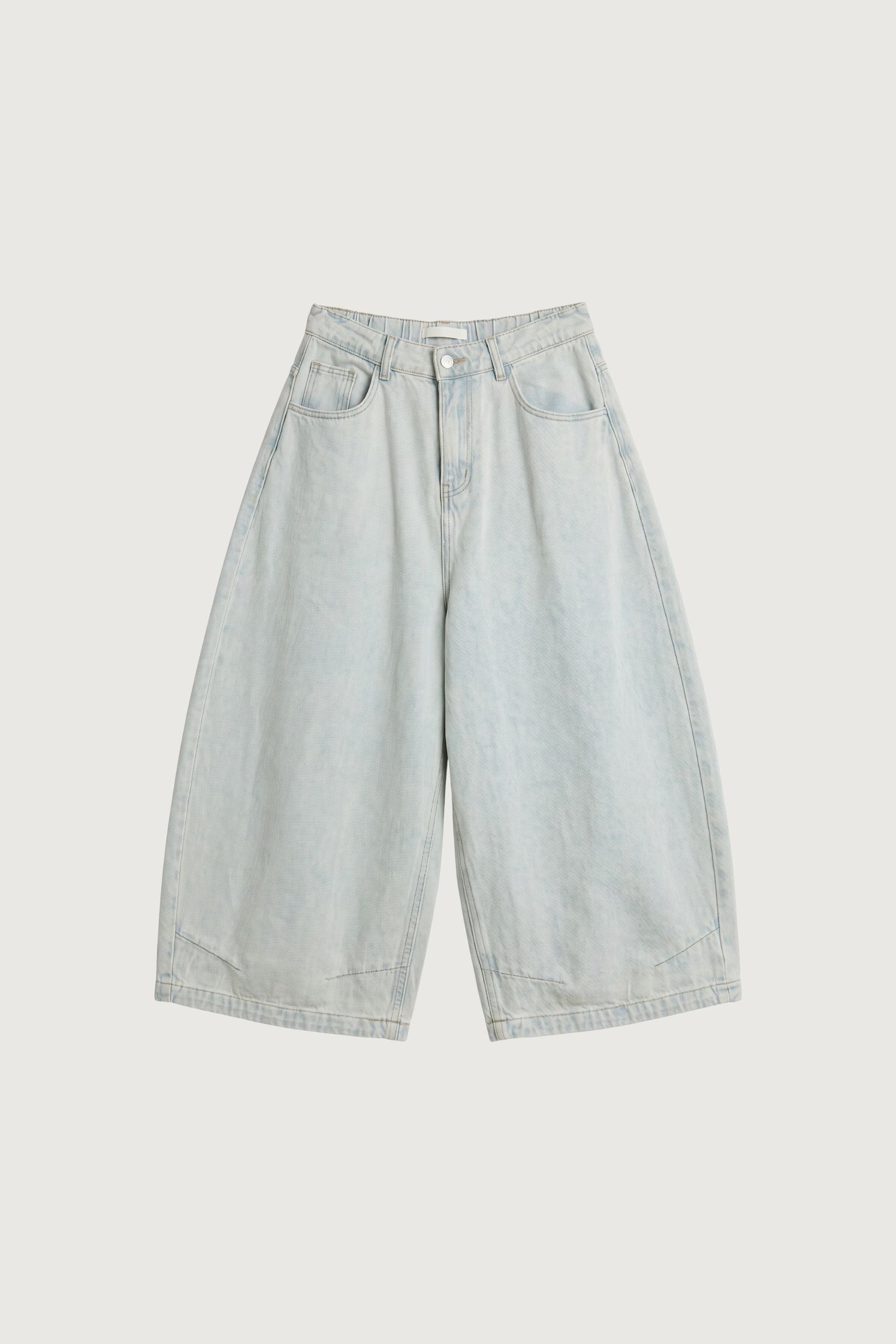 BARREL FIT LIGHT WASH JEAN