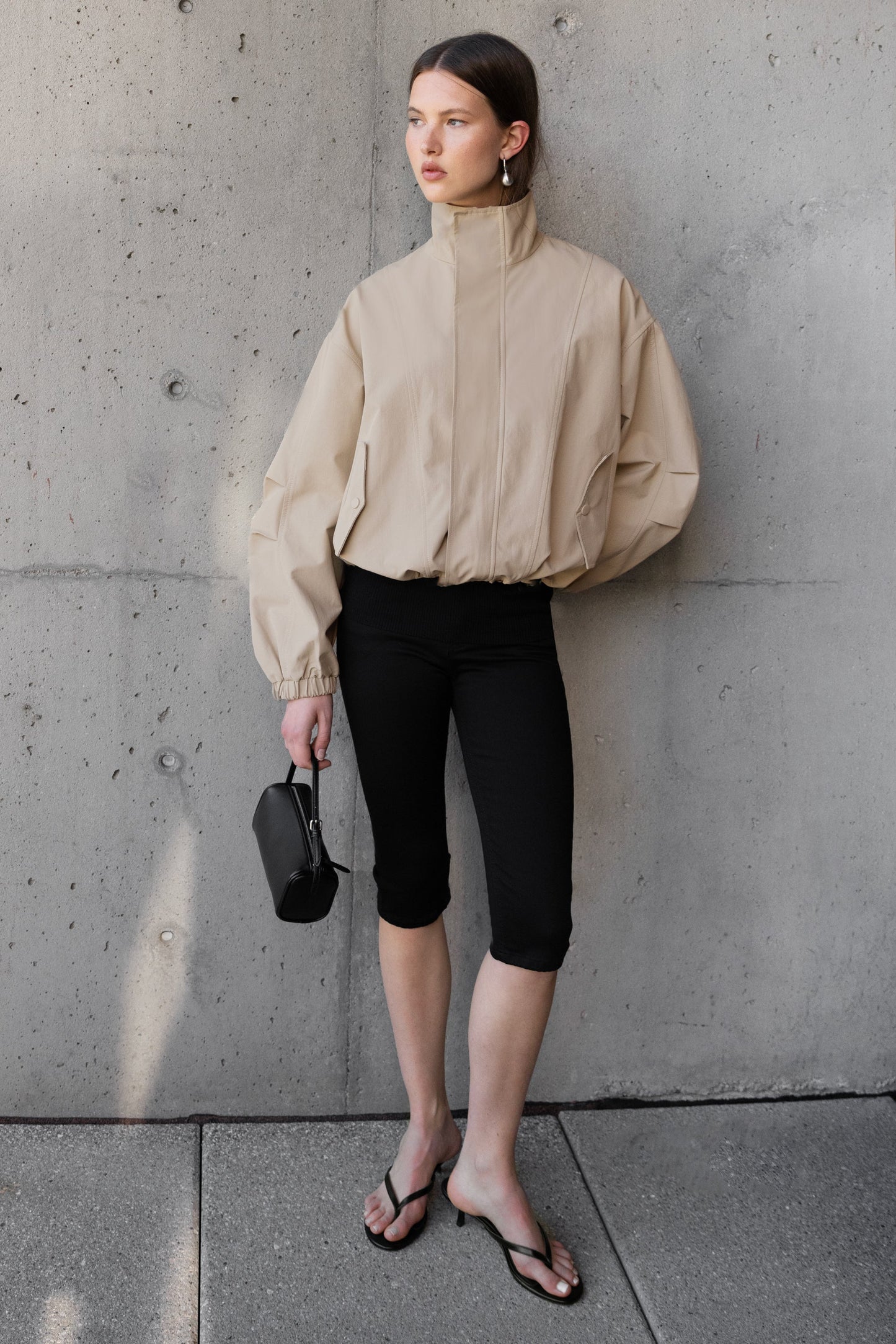 HIGH FUNNEL NECK CROPPED DRAWSTRING JACKET