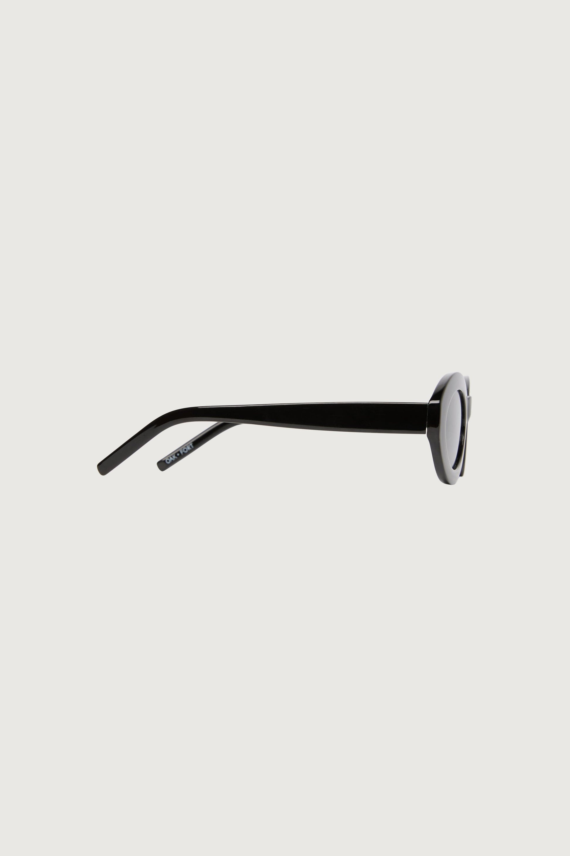 OVAL SUNGLASSES