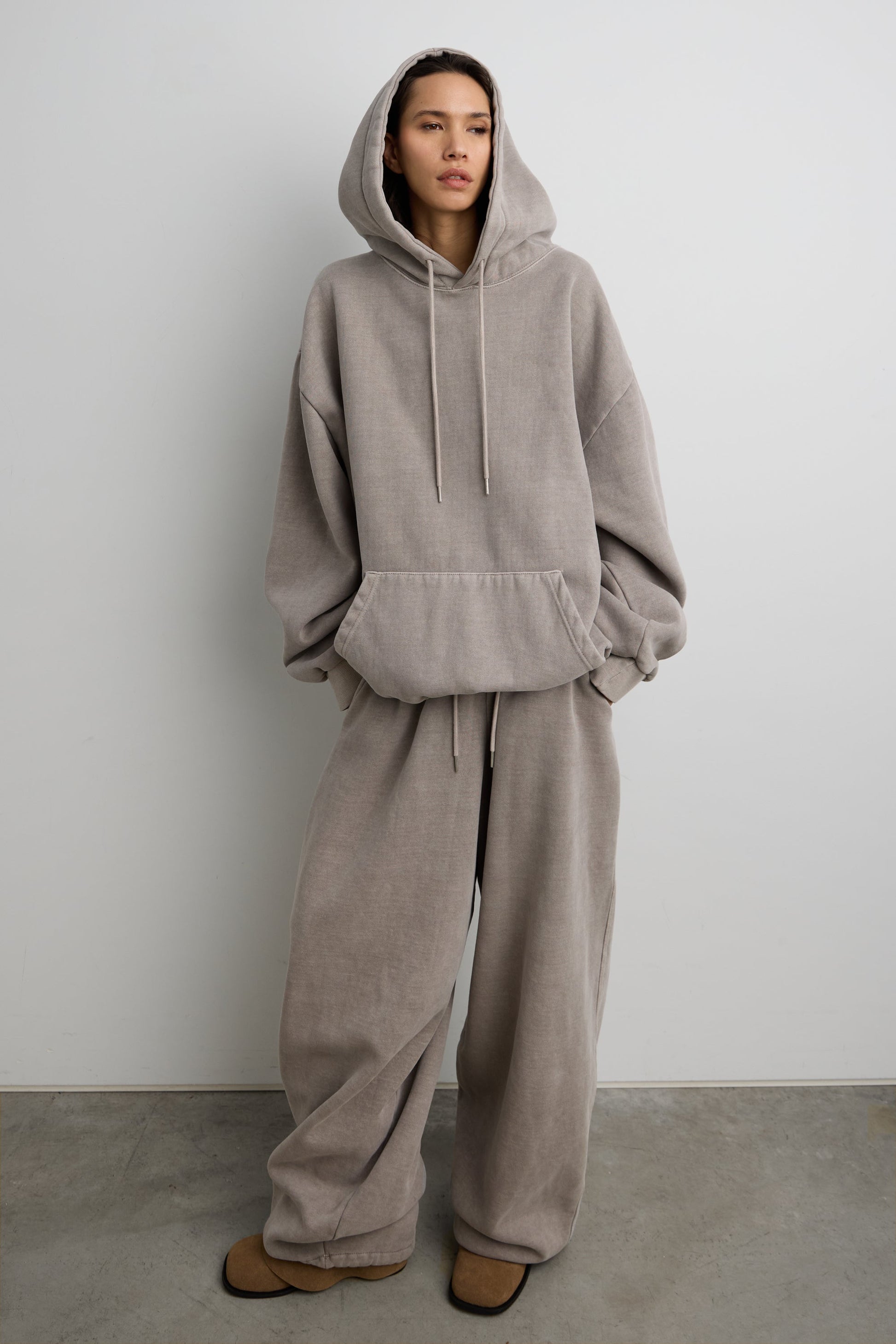 FLEECE STUDIO BOYFRIEND HOODIE