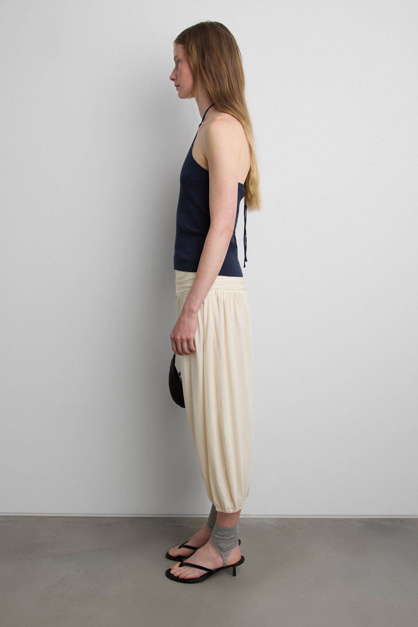 TWISTED LINEN BLEND HALTER NECK TOP