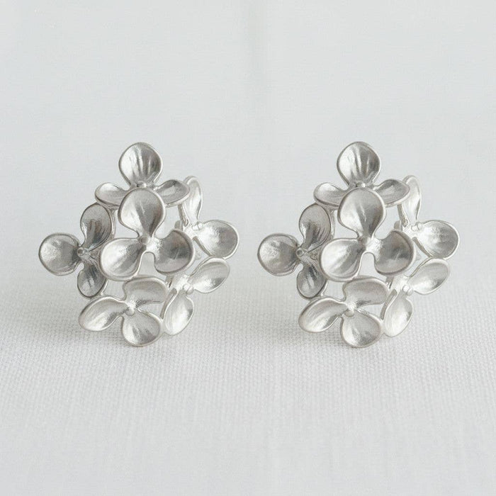 Artistic Floral Drop Earrings in Vintage Style